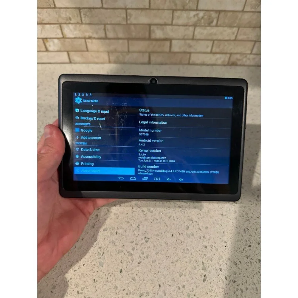 Android 4.4.2,‎ GS705B Model tablet